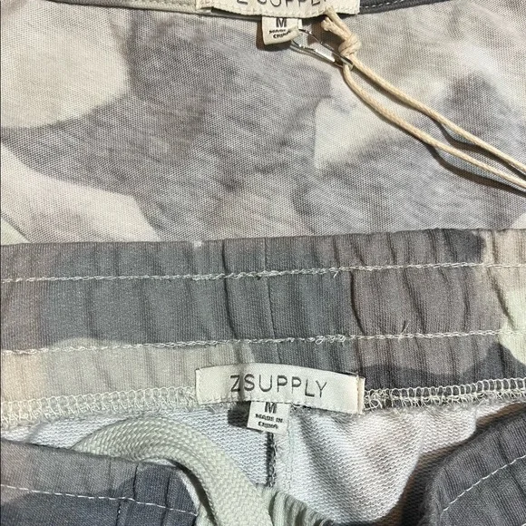 Z Supply matching Tee & Shorts - Picture 3 of 3